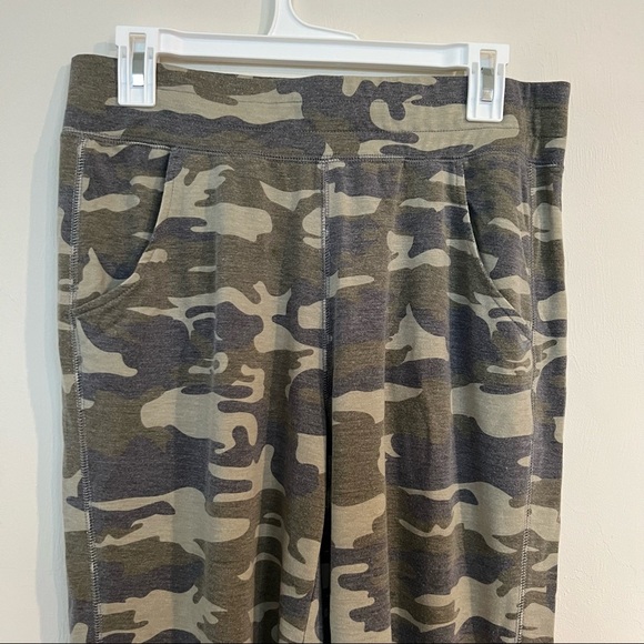 Quacker Factory Regular Anytime Camo Print Jogger Size S - Picture 4 of 7
